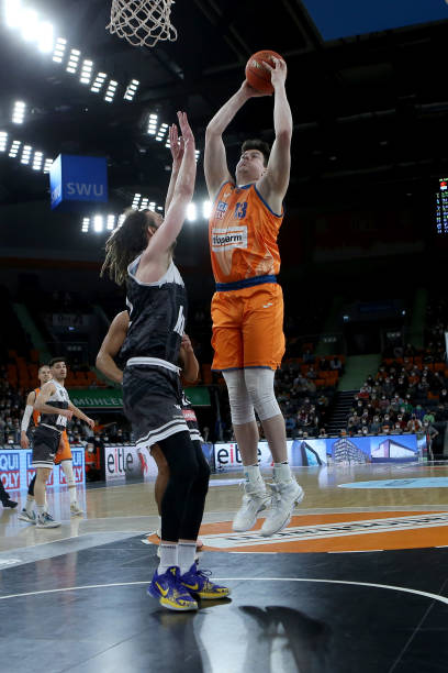 中在莱奥 中在莱奥