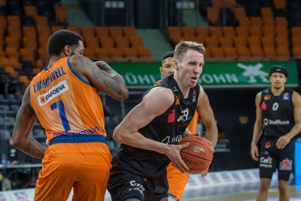 力的比拼 力的比拼