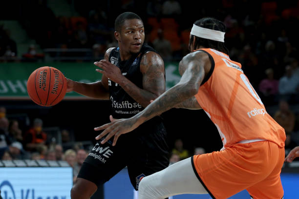 段屡屡发起 段屡屡发起